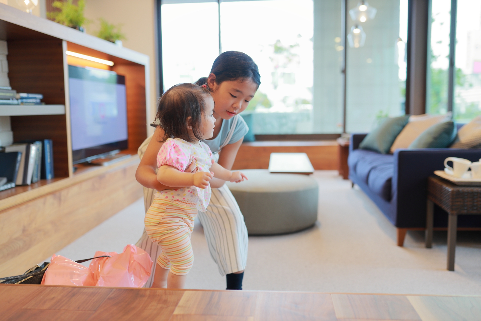 赤ちゃんからテレビボードを守る方法をお教えします 赤ちゃんのケガ防止にもなりますよ こもれび家具